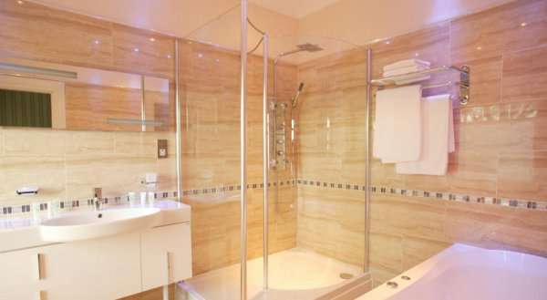 Brisbane House Hotel
