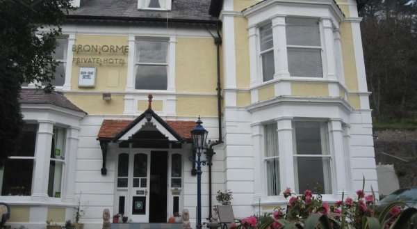 Bron Orme Private Hotel