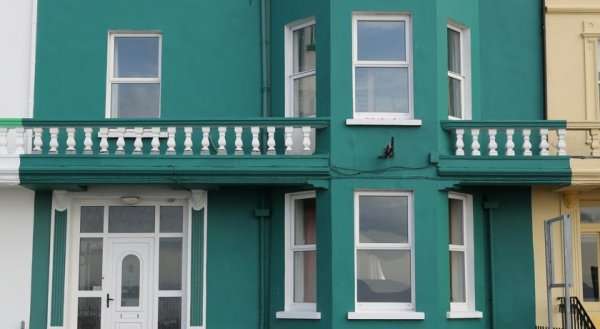 Rolling Wave Guesthouse