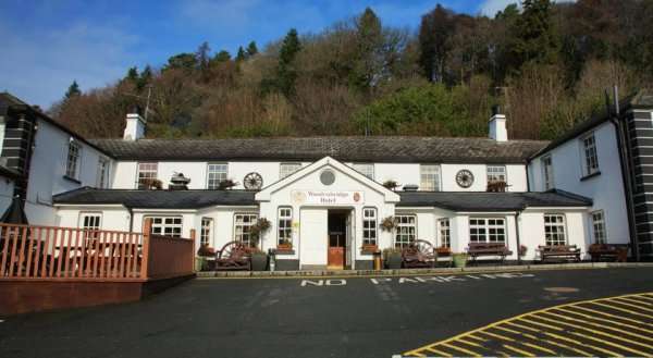 Woodenbridge Hotel & Lodge