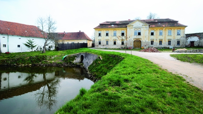 Skrýšov