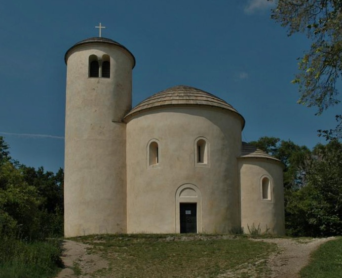 Rotunda na hoře Říp