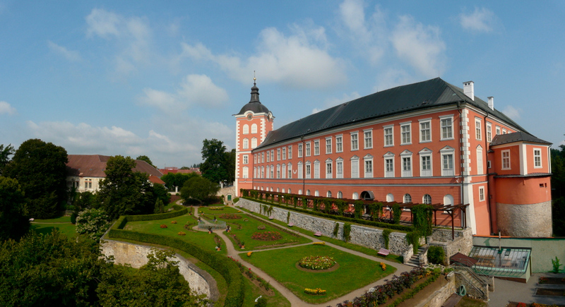 Zámek Kamenice nad Lipou